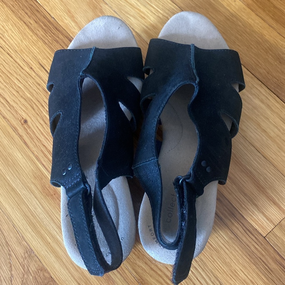 Clarks Women’s Black Wedge Sandals Size 8 - Picture 2 of 9